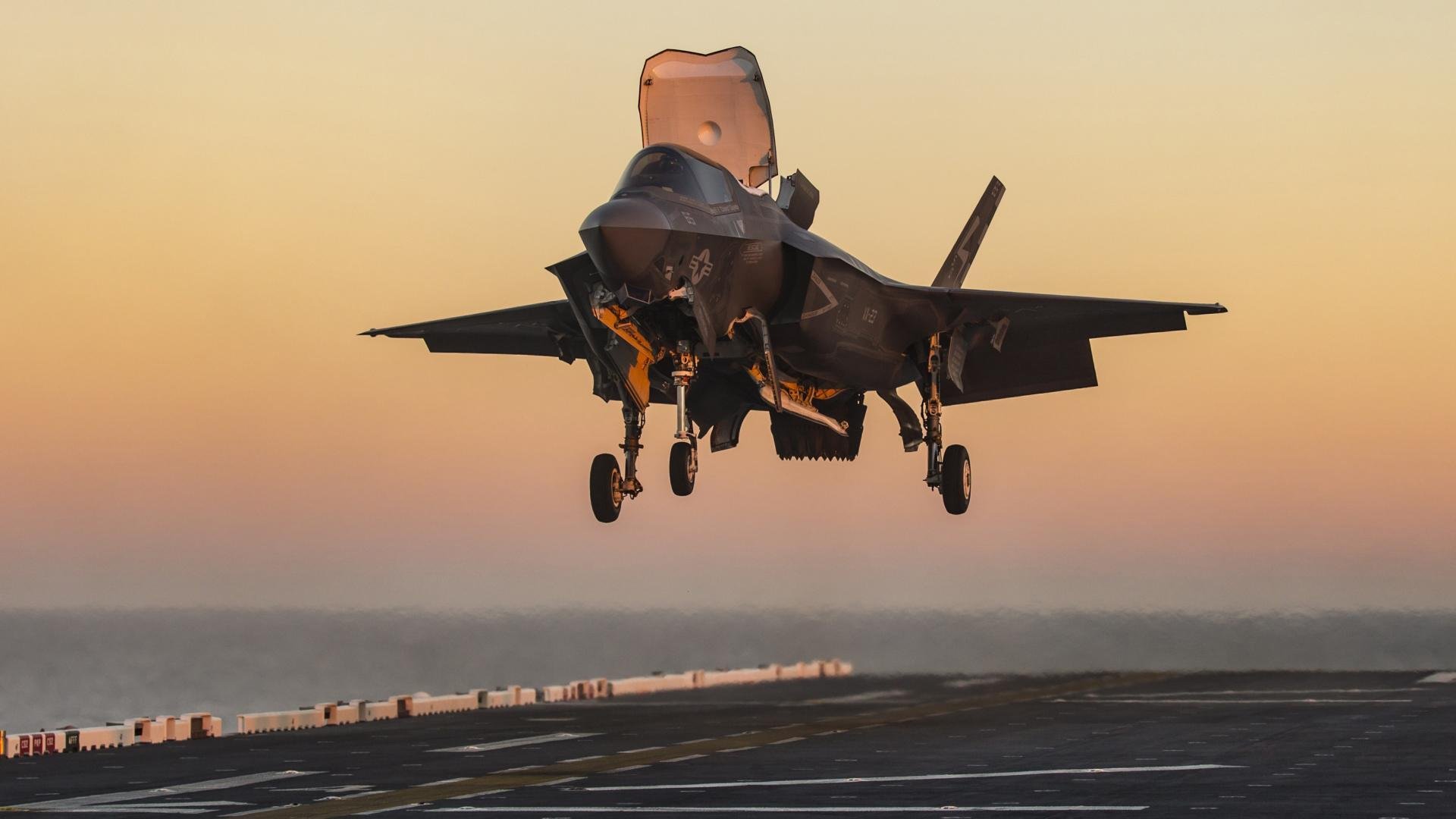 克服外力干扰，格里马尔多称球队齐力把胜利扛回家，齐力格尔演员